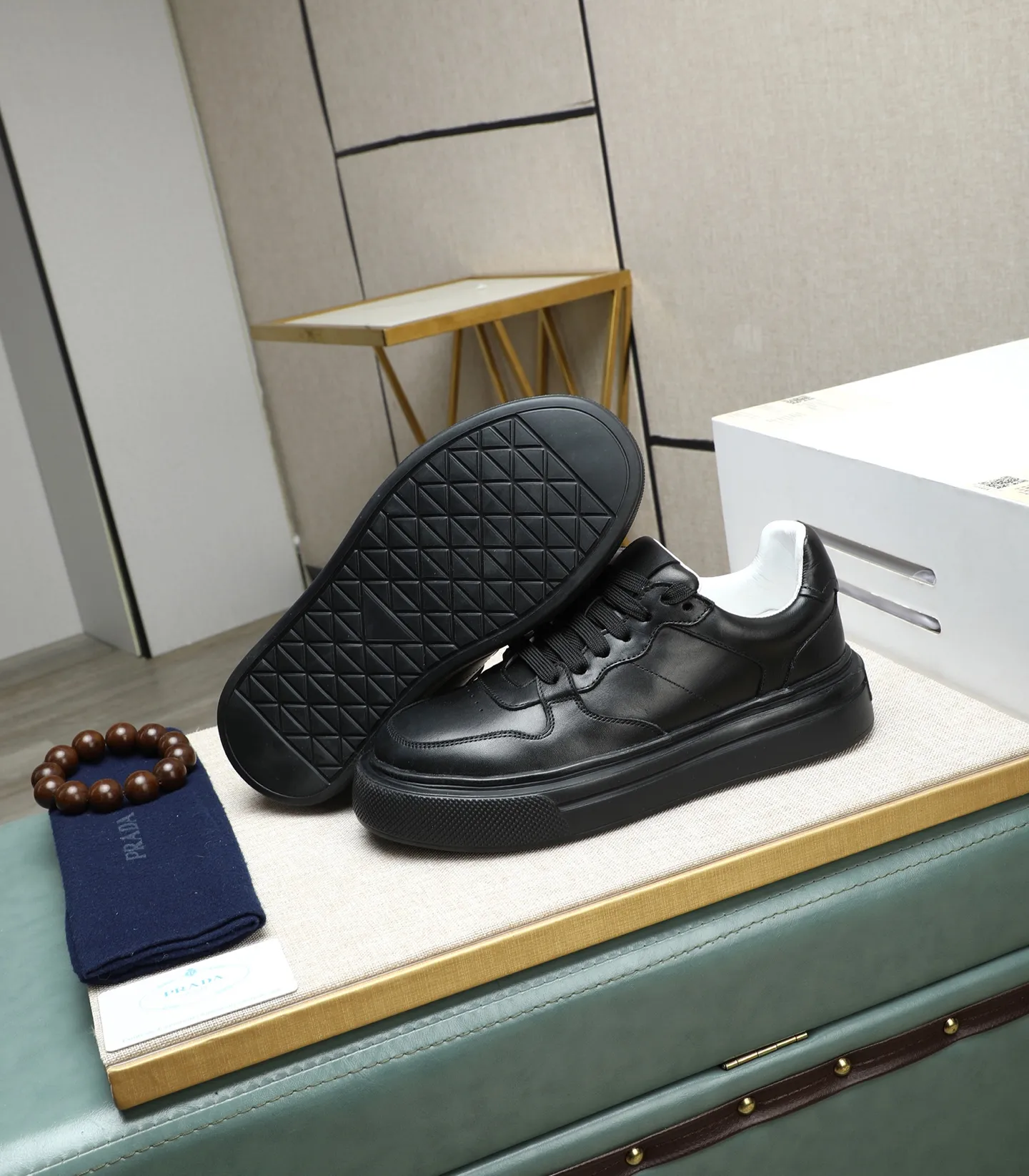 Men's shoes 💰500 🌹🌹[PRADA—Prada] 2025 latest model 🙈original replica! 👟👟👟Available here. The workmanship is top-notch. The upper is made of Italian 🇮🇹Imported calfskin. ❗️Breathable genuine leather lining @Suitable for travel. The original version has an enlarged engraved sole, making it suitable for all kinds of travels, showing low-key luxury. Let quality speak for itself. Color: Size: 38-44